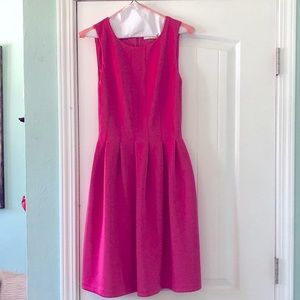 Derby party? This hot pink dress is amazing and has pockets - the all envy!